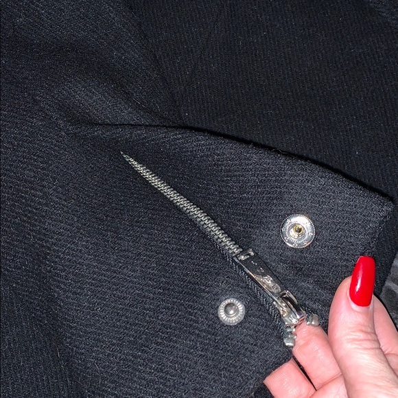 DKNY COAT! - Picture 2 of 4